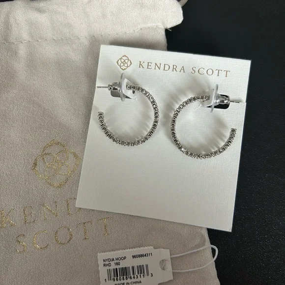 Kendra Scott Silver Nydia Hoop Earrings with daisy like detail. - Picture 2 of 3
